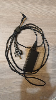nabijaci kabel na HP notebook
