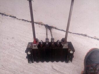 hydraulicky rozvadzac