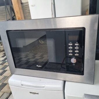 Vstavana mikrovlnná rúra