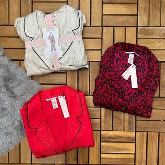 Victoria’s secret saténové pyžamá