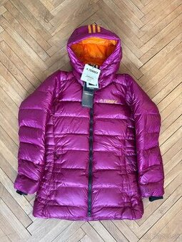 Nová páperová bunda Terrex Techrock Belay Down parka