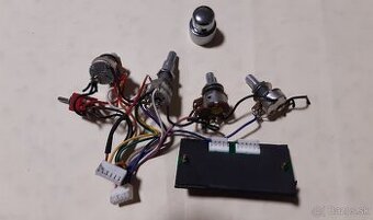 Aktív Squier Jazz Bass 5 De Luxe