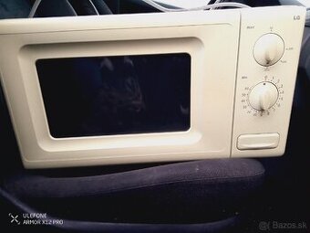 Plné funkčna mikrovlnka LG