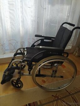 Vozík invalidný.