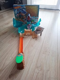 Hot Wheels draha, zapas so zralokom