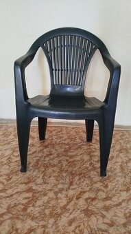 Plastová stolička - 1