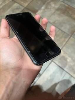 iPhone 8
