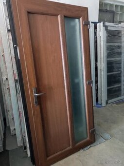 Kvalitne plastove vchodove dvere