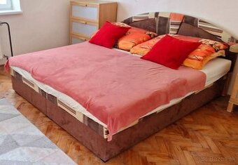 PREDAM MANŽELSKÚ POSTEĽ S ULOŽNÝM PRIESTOROM