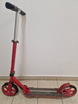 Kolobezka Scuderia Ferrari do 100kg