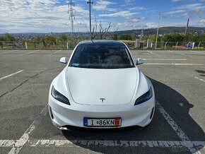 Predam teslu model 3 performance 2024