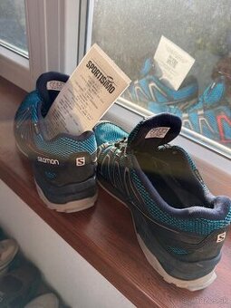Predam malinko pouzivane turisticke topanky Salomon GORE-TEX