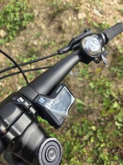Horsky elektrobicykel celoodpruzeny ram M pneu 27,5