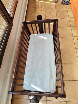 Drevená detská kolíska