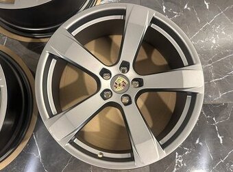 original kolesa Porsche Macan r20 95B 95B601025FM