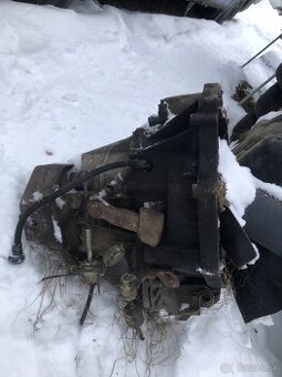 Predam manualnu prevodovku z renault master 2.5 dci