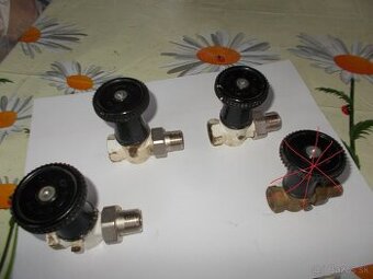 Predam funkcne  3/4 "  ventili radiatora  + nove pripojky