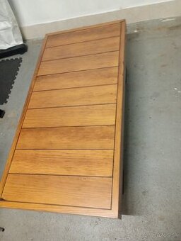 konferencny stolik- korejsky