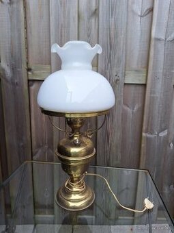 Stolová elektrická lampa (v štýle petrolejky)