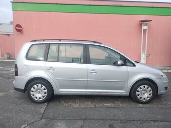 Vw touran 1.6 Mpi benzin 128 000 tis.km 7 miestny===========