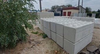 Betónové Lego kocky  180x60x60 90,00 Eur