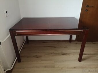 Jedálenský rozťahovací stôl, konferenčný stolík, stoličky