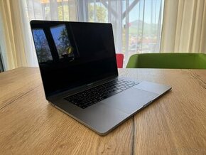 MacBook Pro 15,4”  - najvyssia konfiguracia 2017 - 1