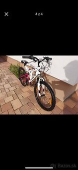 celoodpruzeny horský bicykel