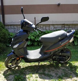 Predam skuter Adamoto Speeder 50