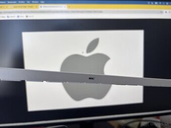 Apple Magic Keyboard s cislami model A1843