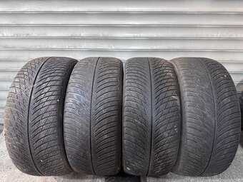 245/40R19 98V