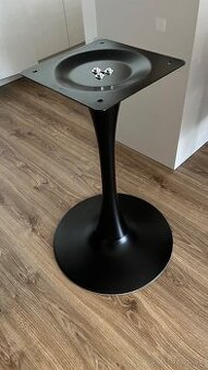 Predám čierny okrúhly stojan na stol