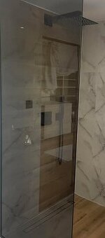 fixne sklo sive bezpecnostne pouzite