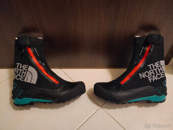 TNF Summit Series Cayesh FUTURELIGHT - 1