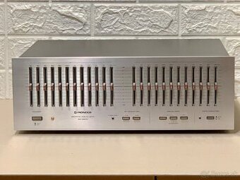 Pioneer SG-9800 …. Graficky equalizer “Blue Line séria”