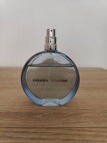 Ariana Grande Cloud - 1