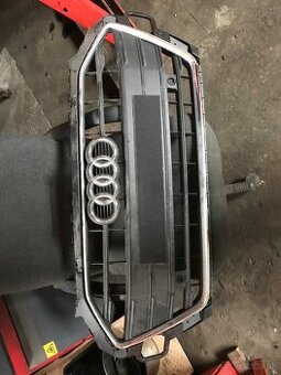 Audi a4 predná maska