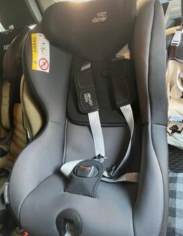 Protismerna autosedacka Britax maxway plus