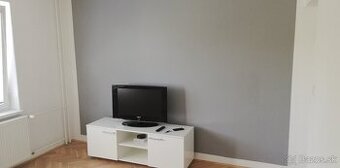 Prenajmem byt Pezinok, Za hradbami