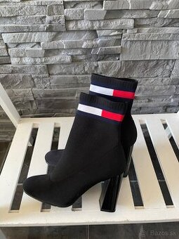 Tommy hilfiger v.38