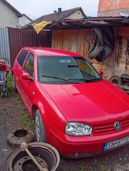 Predám Volkswagen golf 1.6 16ventil benzín