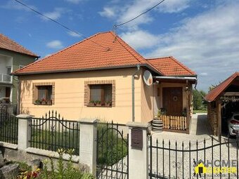 NA PREDAJ KOMPLETNE ZREKONŠTRUOVANÝ DOM S TERASOU A ALTÁNKOM