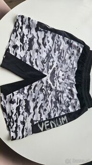 Venum fight shorts vel. L