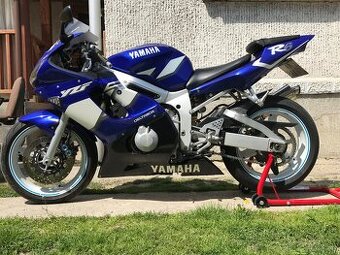 Yamaha R6