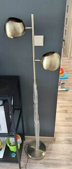 Krásna dizajnová lampa