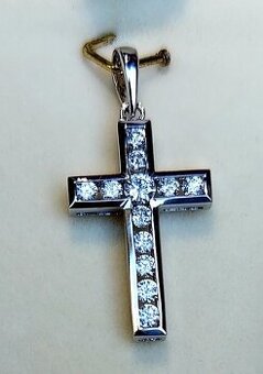 Luxusný diamantovy prívesok z 18k zlata