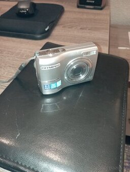 Predam fotoaparat OLYMPUS