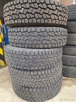 Predám Hankook 235/85 R16
