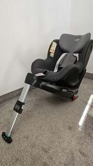 Predám 360° otočnú sedačku Britax Romer Dualfix M i size