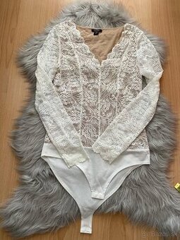 Elegantné čipkované body